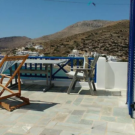 Feriehus Sikinos View Alopronia