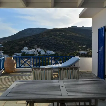 Sikinos View בית נופש Alopronia